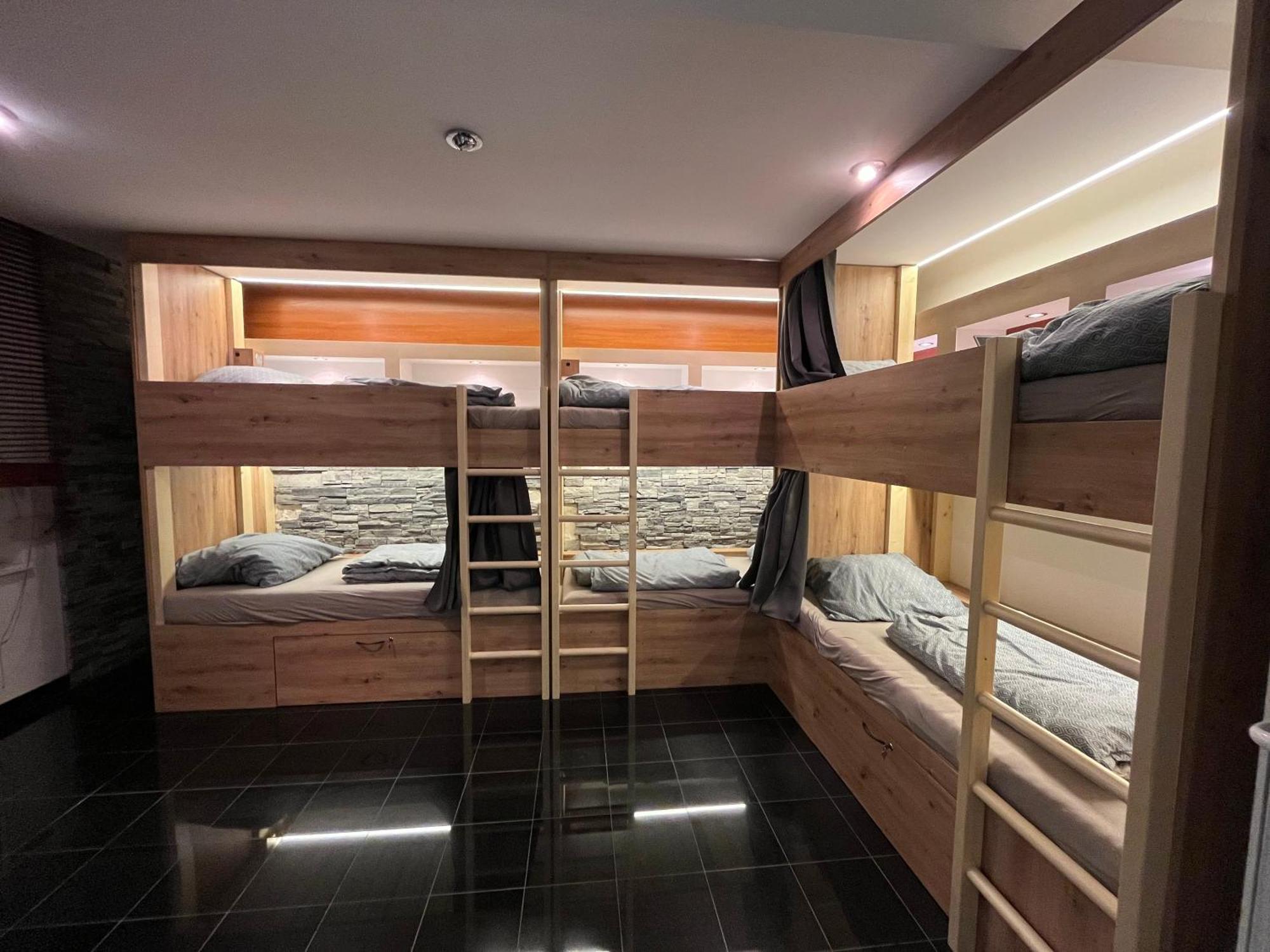 Zen Zone Hostel Pozsony Kültér fotó