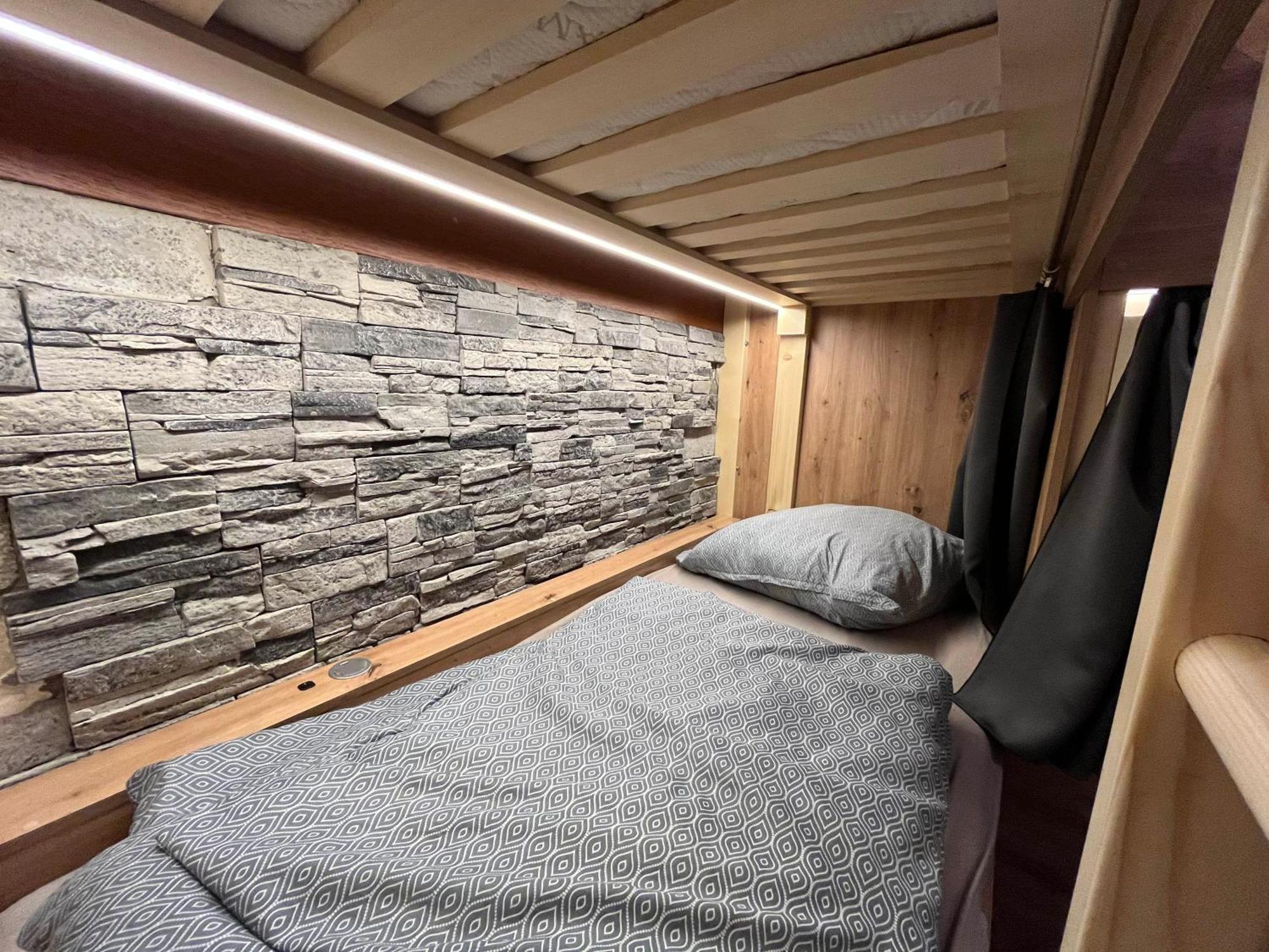 Zen Zone Hostel Pozsony Kültér fotó