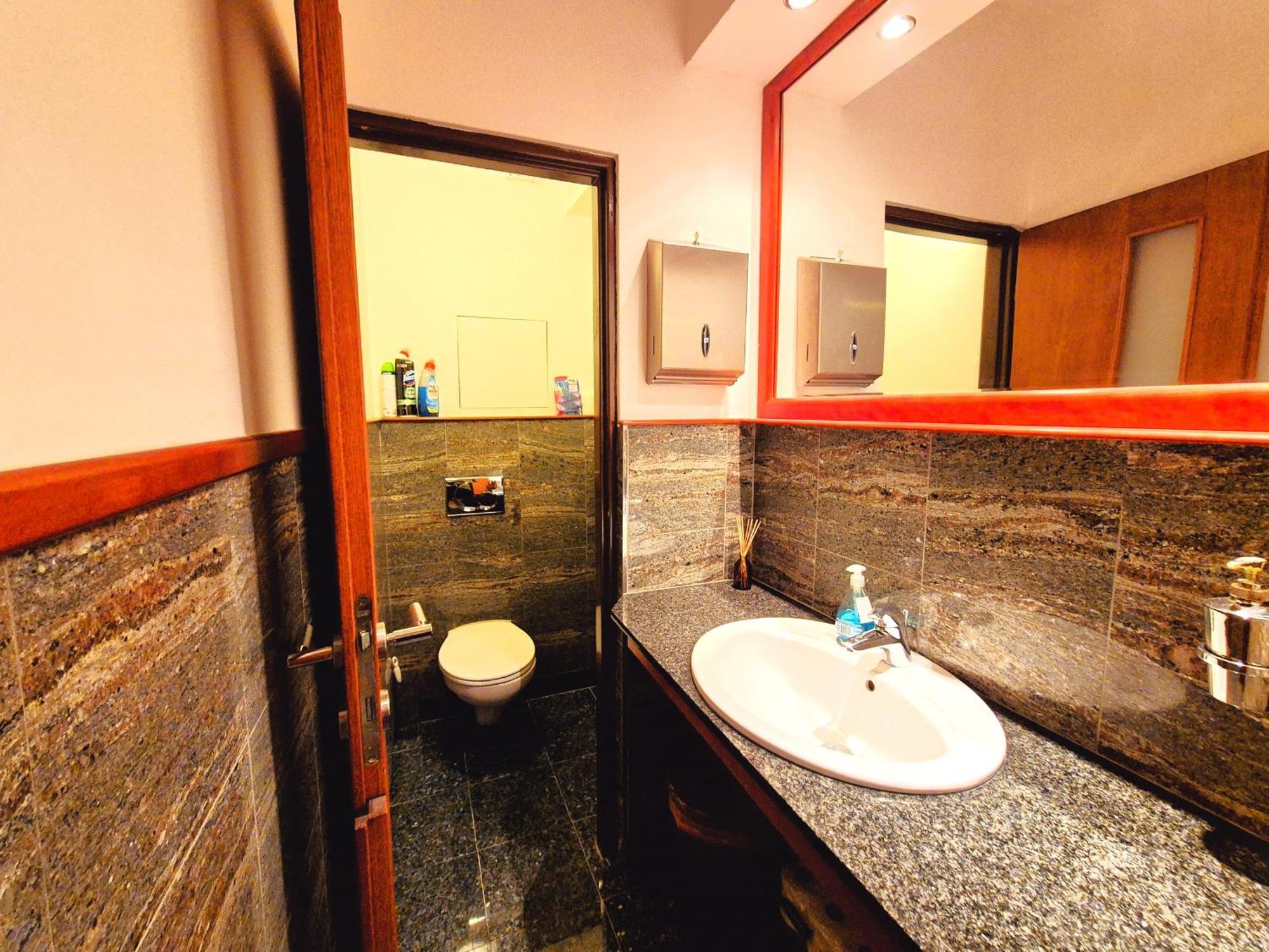 Zen Zone Hostel Pozsony Kültér fotó